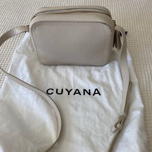 Cuyana Cream Pebble Leather Bag